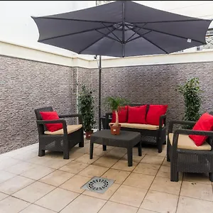 Appartement Mabb-quiet With Private Patio Walking Distance To Downtown, Málaga